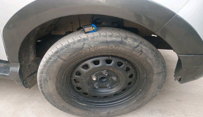 2016 Mahindra NUVOSPORT N4 PLUS, Diesel, Manual, 1,23,937 km, tyre