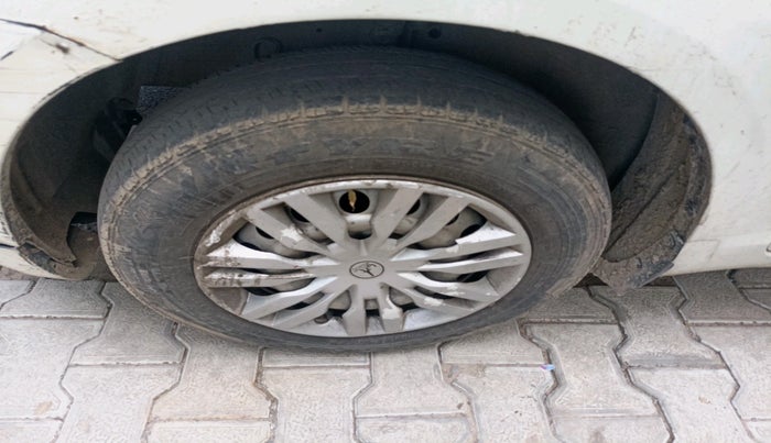 2012 Maruti Swift Dzire LXI, Petrol, Manual, 1,17,183 km, tyre