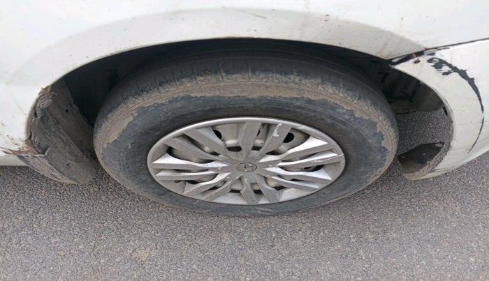 2012 Maruti Swift Dzire LXI, Petrol, Manual, 1,17,183 km, tyre