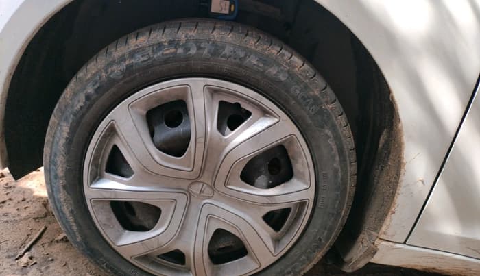 2023 Tata ALTROZ XM PLUS PETROL, Petrol, Manual, 30,723 km, tyre