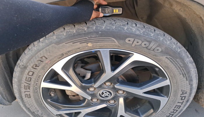 2022 Toyota URBAN CRUISER HYRYDER V HYBRID, Hybrid, Automatic, 65,401 km, tyre