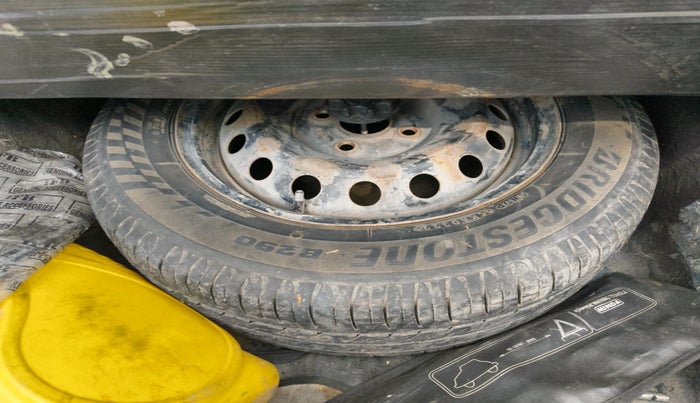 2011 Toyota Etios G, Petrol, Manual, 99,900 km, tyre