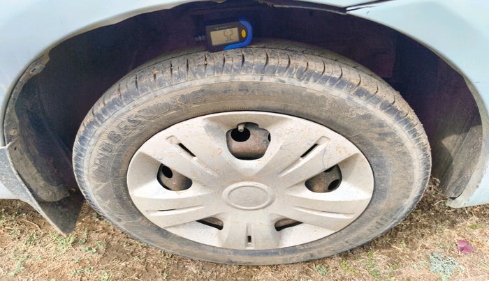 2011 Toyota Etios G, Petrol, Manual, 99,900 km, tyre