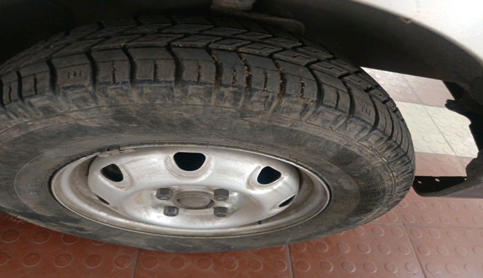 2014 Maruti Eeco 5 STR WITH A/C+HTR, Petrol, Manual, 30,113 km, tyre