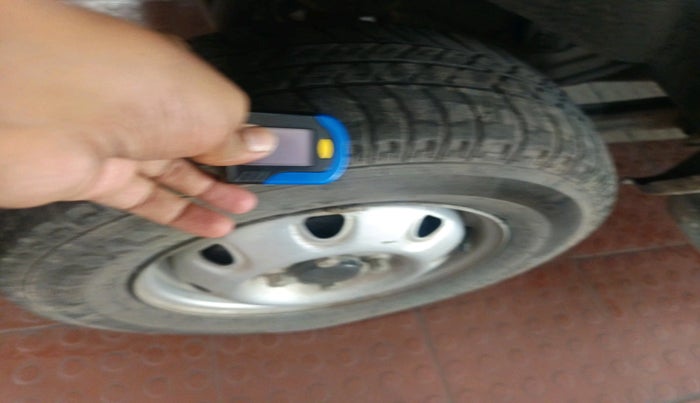 2014 Maruti Eeco 5 STR WITH A/C+HTR, Petrol, Manual, 30,113 km, tyre