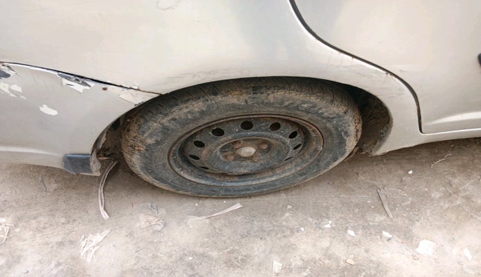 2011 Maruti Swift Dzire VXI, CNG, Manual, 79,860 km, tyre