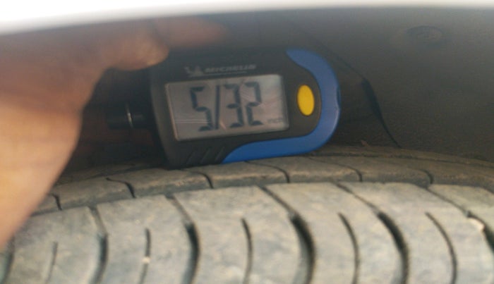 2017 Hyundai Grand i10 ASTA U2 1.2 CRDI, Diesel, Manual, 1,33,150 km, tyre