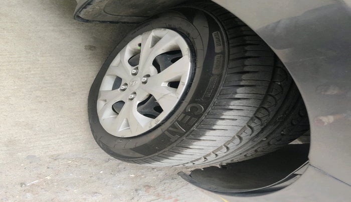 2014 Hyundai Grand i10 SPORTZ 1.2 KAPPA VTVT, Petrol, Manual, 97,145 km, tyre