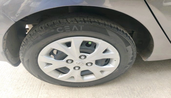 2014 Hyundai Grand i10 SPORTZ 1.2 KAPPA VTVT, Petrol, Manual, 97,145 km, tyre