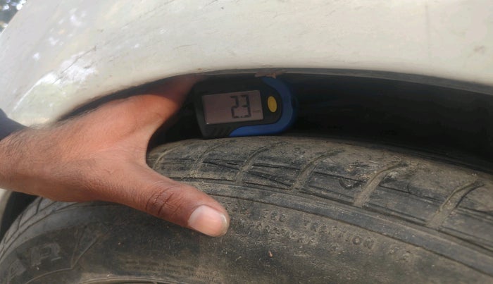 2015 Toyota Etios G, CNG, Manual, 70,471 km, tyre