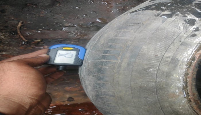 2015 Toyota Etios G, CNG, Manual, 70,471 km, tyre