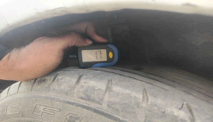 2015 Toyota Etios G, CNG, Manual, 70,471 km, tyre