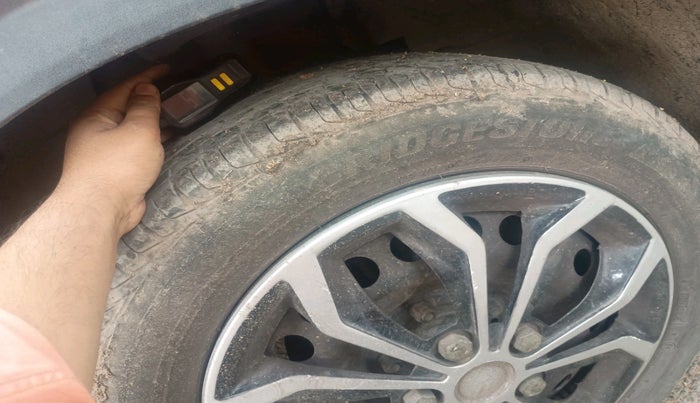 2023 Tata NEXON SMART 1.2 PETROL, Petrol, Manual, 26,738 km, tyre