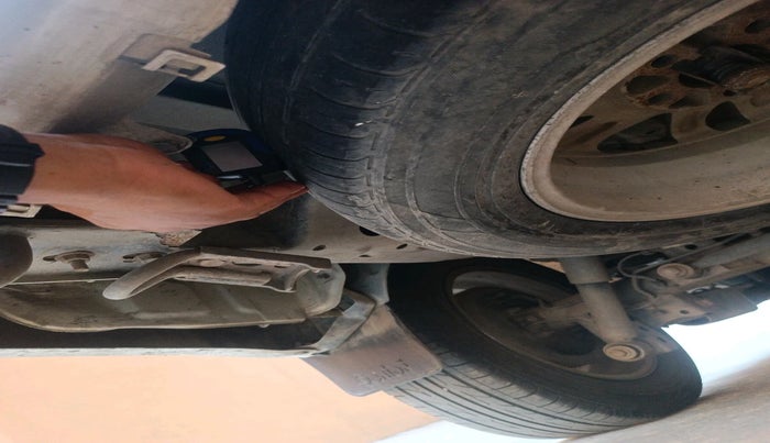 2017 Toyota Innova Crysta 2.4 VX 7 STR, Diesel, Manual, 3,19,460 km, tyre