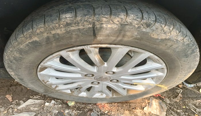 2020 Maruti Dzire ZXI, CNG, Manual, 1,04,228 km, tyre