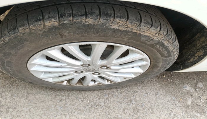 2020 Maruti Dzire ZXI, CNG, Manual, 1,04,228 km, tyre