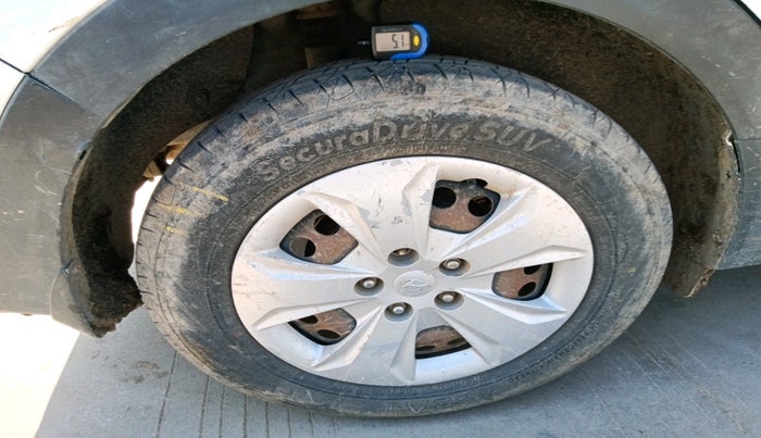 2017 Hyundai Creta E PLUS 1.4 DIESEL, Diesel, Manual, 1,23,275 km, tyre