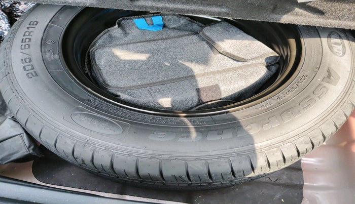 2021 KIA SELTOS HTK 1.5 PETROL, Petrol, Manual, 15,666 km, tyre