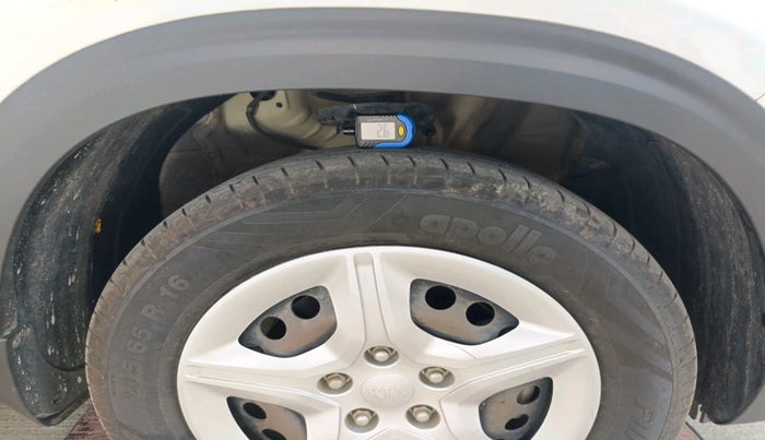 2019 KIA SELTOS HTK 1.5 PETROL, Petrol, Manual, 67,974 km, tyre