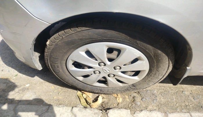 2011 Hyundai i10 MAGNA 1.2, Petrol, Manual, 32,053 km, tyre