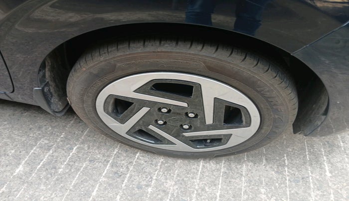 2023 Hyundai GRAND I10 NIOS SPORTZ 1.2 KAPPA VTVT, Petrol, Manual, 2,728 km, tyre