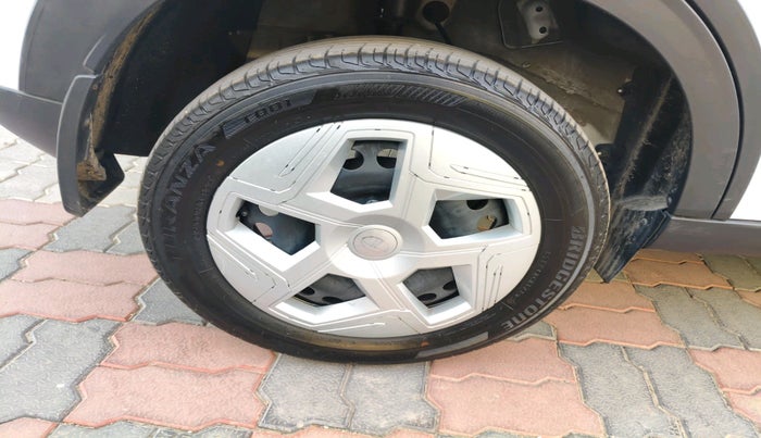 2025 Tata NEXON Pure Plus (S) 1.5 Diesel 6MT, Diesel, Manual, 19,161 km, tyre