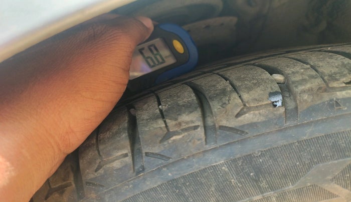 2011 Hyundai Verna FLUIDIC 1.6 CRDI SX, Diesel, Manual, 1,90,876 km, tyre