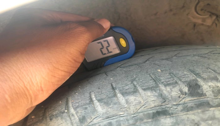 2011 Hyundai Verna FLUIDIC 1.6 CRDI SX, Diesel, Manual, 1,90,876 km, tyre