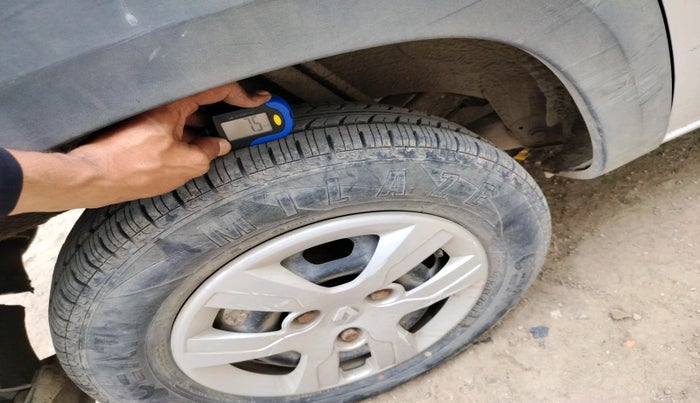 2016 Renault Kwid RXT 0.8, Petrol, Manual, 34,481 km, tyre