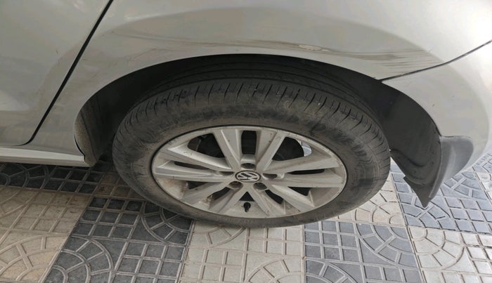 2013 Volkswagen Polo HIGHLINE DIESEL, Diesel, Manual, 9,78,456 km, tyre