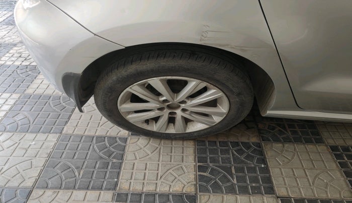 2013 Volkswagen Polo HIGHLINE DIESEL, Diesel, Manual, 9,78,456 km, tyre