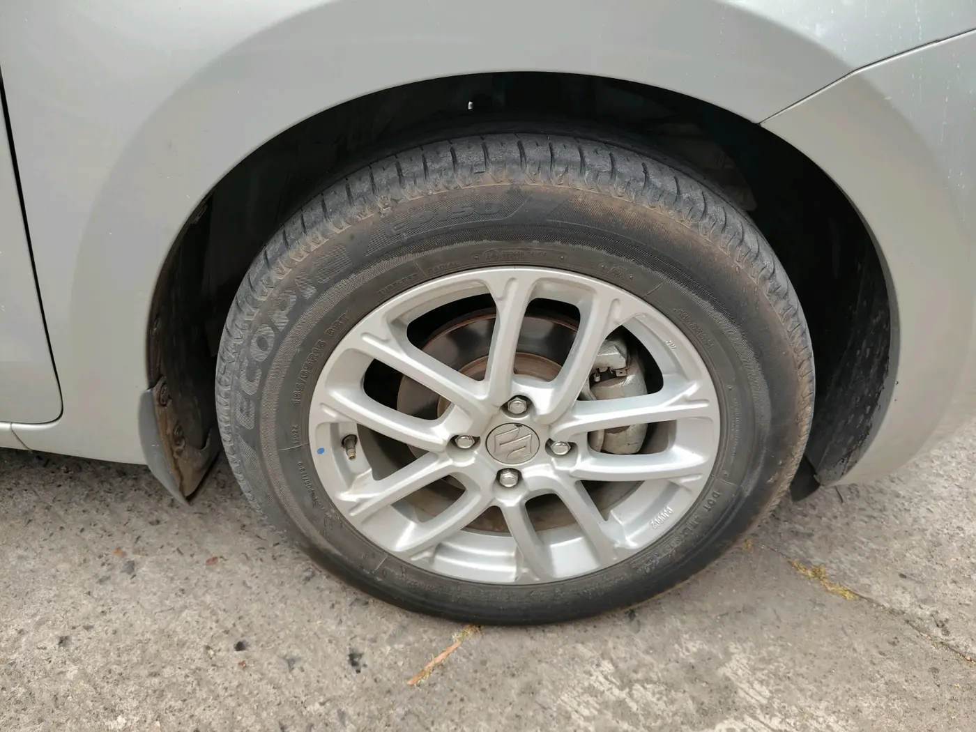 2022 Maruti Swift ZXI AMT, Petrol, Automatic, 46,152 km, tyre