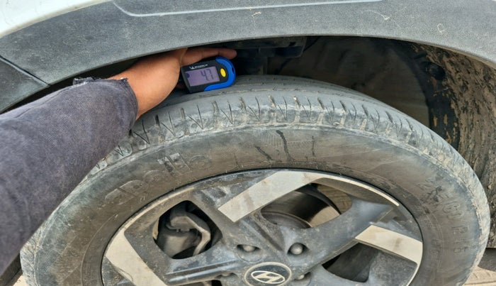 2019 Hyundai VENUE SX 1.0 TURBO, CNG, Manual, 1,01,864 km, tyre