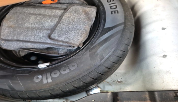 2019 Hyundai VENUE SX 1.0 TURBO, CNG, Manual, 1,01,864 km, tyre