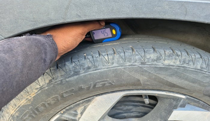 2019 Hyundai VENUE SX 1.0 TURBO, CNG, Manual, 1,01,864 km, tyre