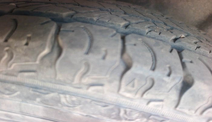 2015 Tata Safari Storme 2.2 EX 4X2, Diesel, Manual, 91,301 km, tyre