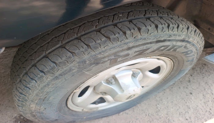 2015 Tata Safari Storme 2.2 EX 4X2, Diesel, Manual, 91,301 km, tyre