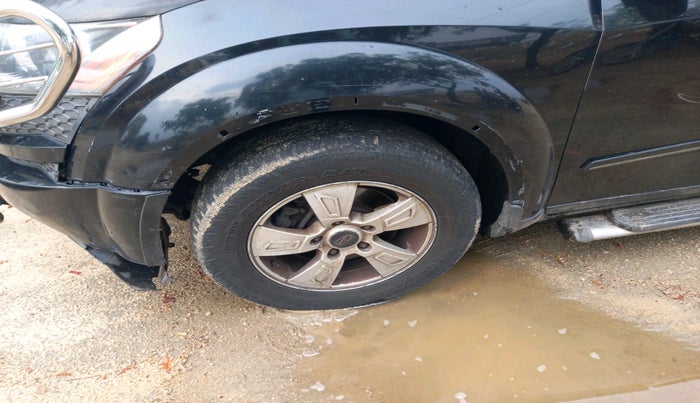 2013 Mahindra XUV500 W8, Diesel, Manual, 2,16,035 km, tyre