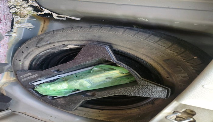 2016 Maruti Celerio VXI, Petrol, Manual, 79,095 km, tyre