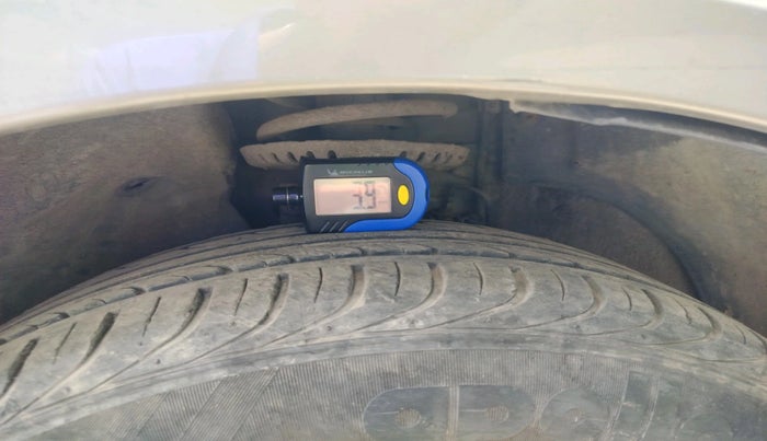 2011 Skoda Fabia ACTIVE 1.2 MPI, Petrol, Manual, 49,443 km, tyre