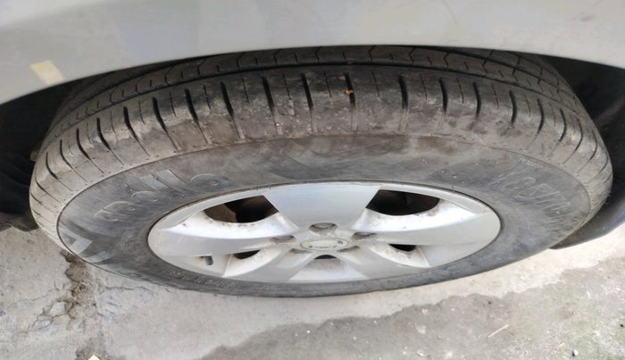 2011 Skoda Fabia ACTIVE 1.2 MPI, Petrol, Manual, 49,443 km, tyre