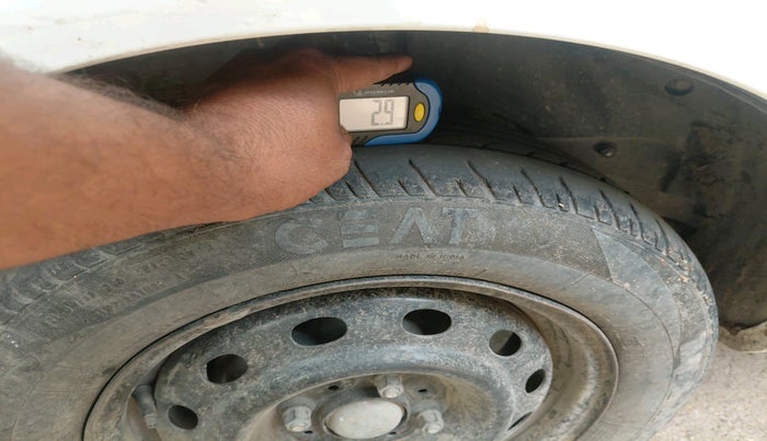 2015 Tata Bolt XE REVOTRON, Petrol, Manual, 95,855 km, tyre