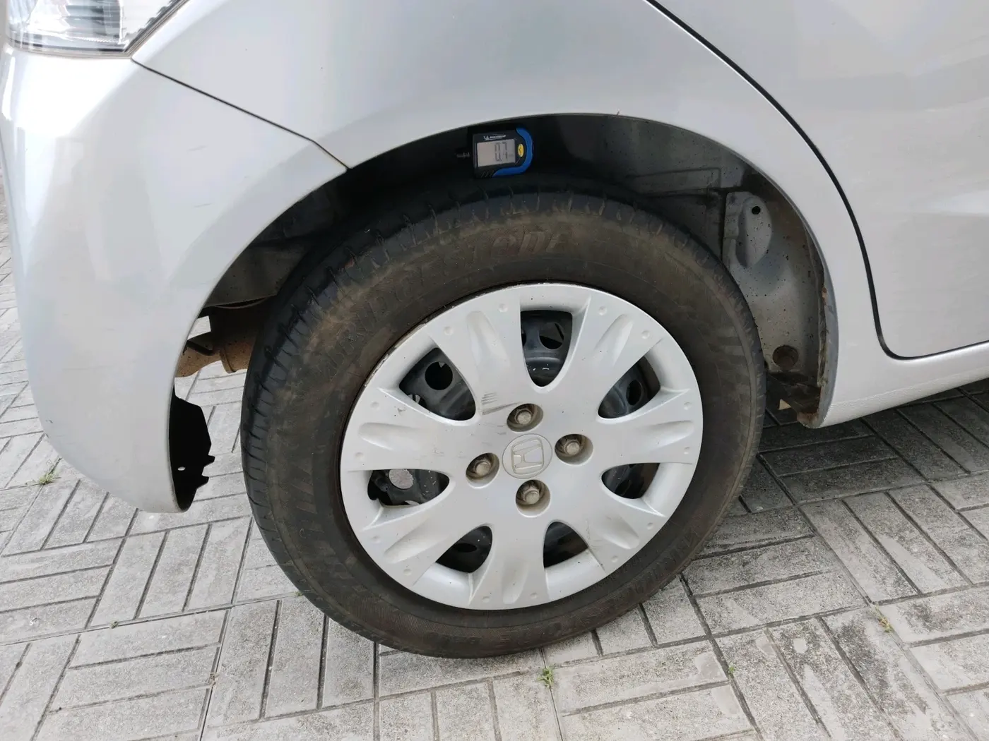 2012 Honda Brio E MT, Petrol, Manual, 74,816 km, tyre