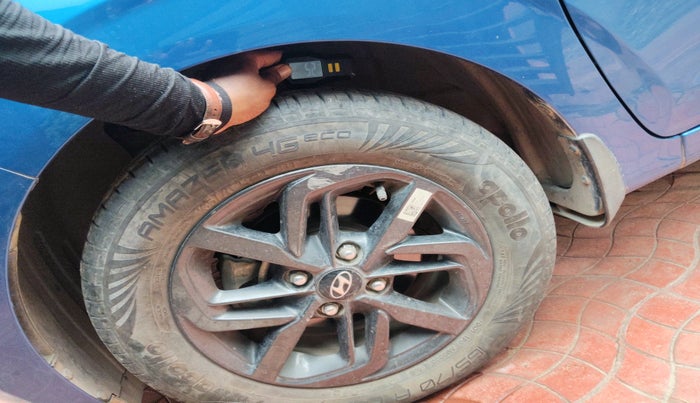 2021 Hyundai GRAND I10 NIOS SPORTZ AMT 1.2 KAPPA VTVT, Petrol, Automatic, 9,400 km, tyre