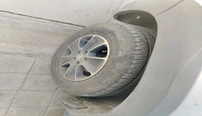 2019 Renault Duster 85 PS RXS MT DIESEL, Diesel, Manual, 82,750 km, tyre