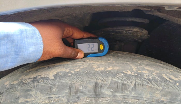 2014 Nissan Terrano XL (D), Diesel, Manual, 1,21,030 km, tyre