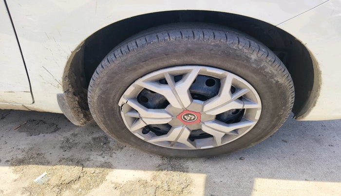 2025 Maruti Ertiga VXI CNG, CNG, Manual, 19,716 km, tyre