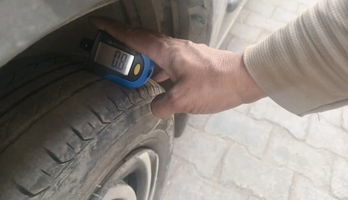 2013 Maruti Wagon R 1.0 LXI CNG, CNG, Manual, 63,945 km, tyre