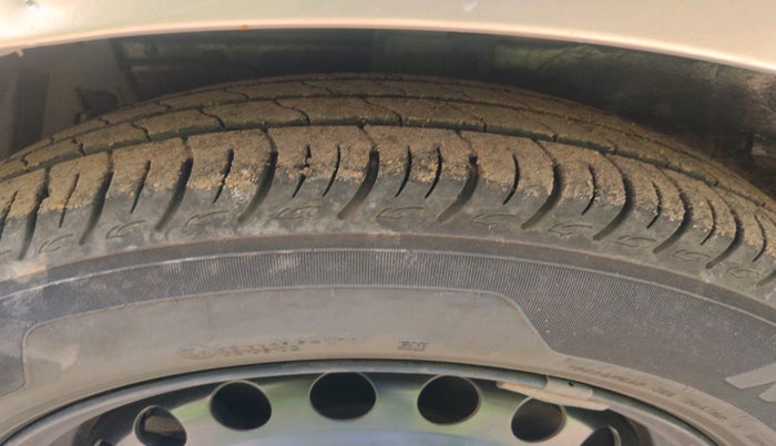 2012 Maruti Ertiga VDI, Diesel, Manual, 1,22,138 km, tyre