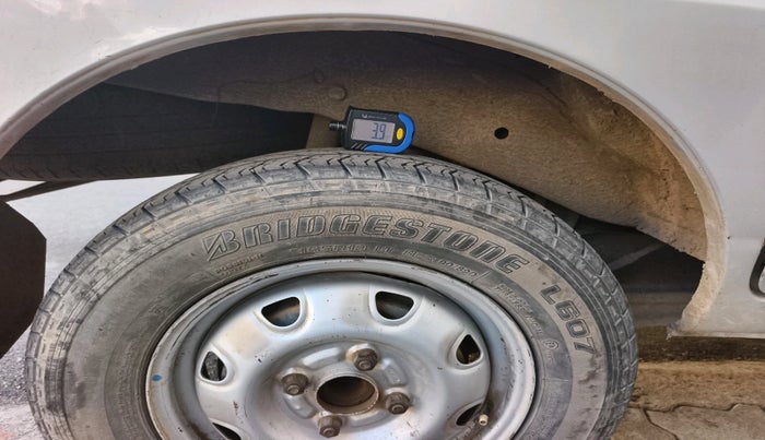 2014 Maruti Eeco 5 STR WITH A/C+HTR, CNG, Manual, 2,58,185 km, tyre